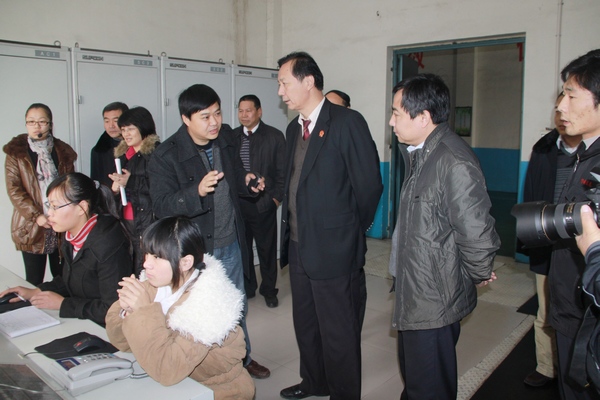 平顶山中院副院长赵鹏举深入企业调研